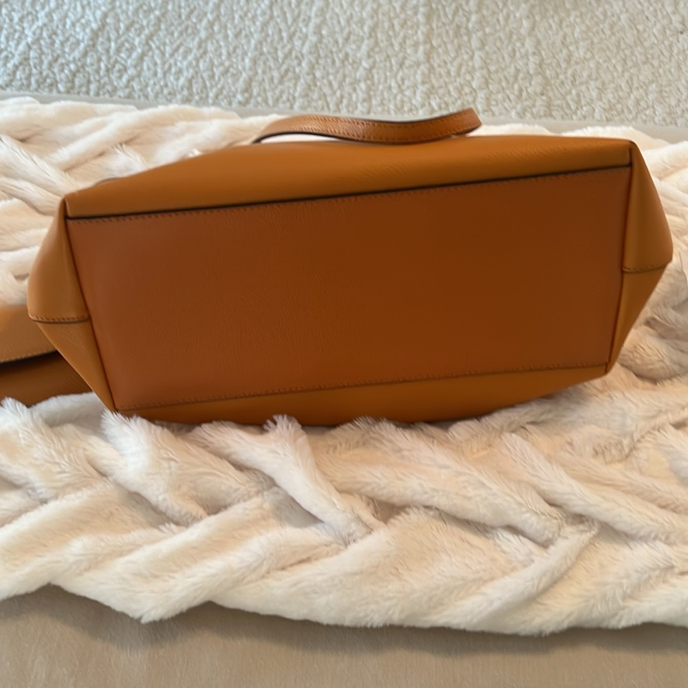 COPY - EUC Coach Tote AND matching wallet. - Picture 9 of 12